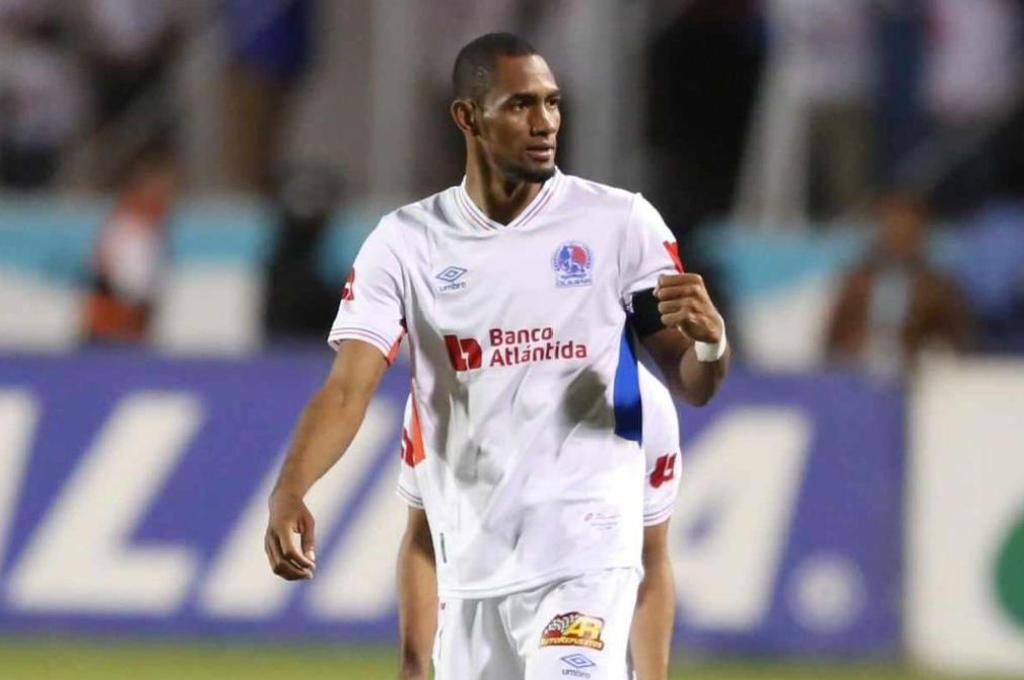 Jerry Bengtson se refiere al bicampeonato invicto y la clave del Olimpia para sumar 44 partidos sin perder