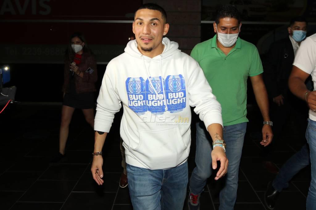 Con seguridad del gobierno y un ‘jab’ a periodista: Así fue la llegada de Teófimo López a Honduras para la toma de posesión