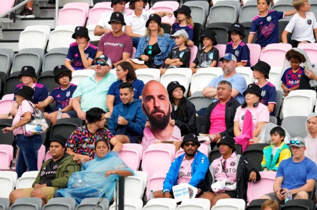 ¡Entre lágrimas! Gonzalo Higuaín se despide del fútbol tras jugar su último partido como profesional: “Se terminó lo que más amé”