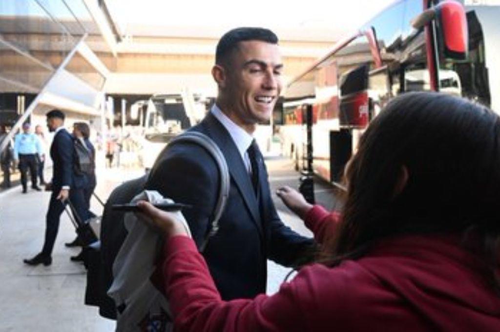¡Llegó el comandante! Elegante y sonriente arribó Cristiano Ronaldo a su último baile con Portugal al Mundial Qatar 2022