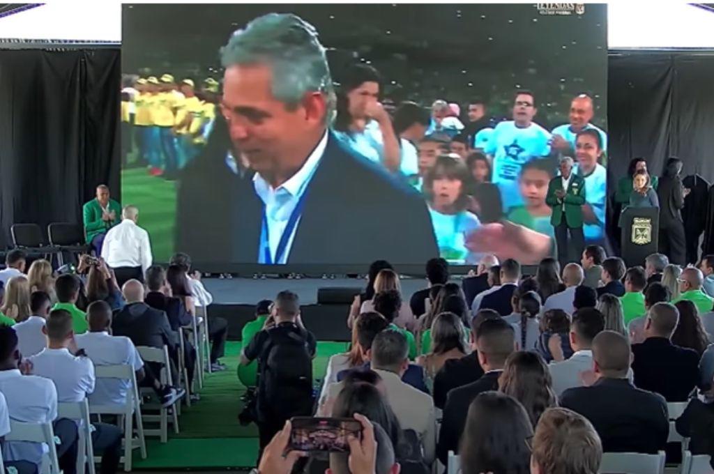 Reinaldo Rueda es sorprendido con tremendo homenaje junto a otras leyendas del Atlético Nacional de Colombia
