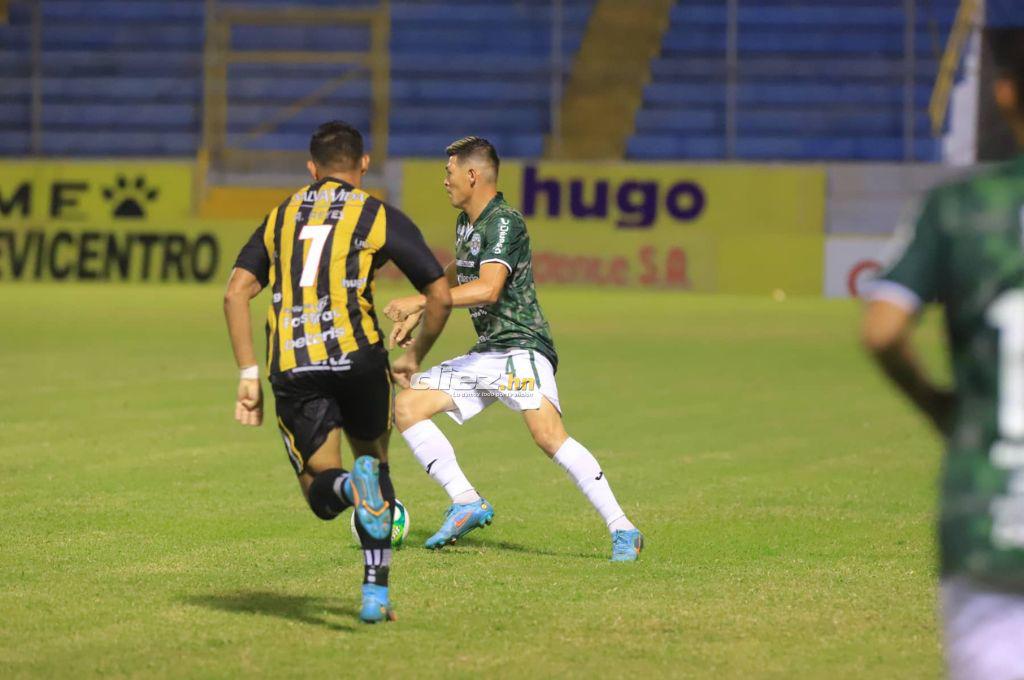 NO SE VIO EN TV: Las selfies del “Toro” Benguché, el detalle con los tacos del debutante Francisco Martínez y el enfado de Manolo Keosseián