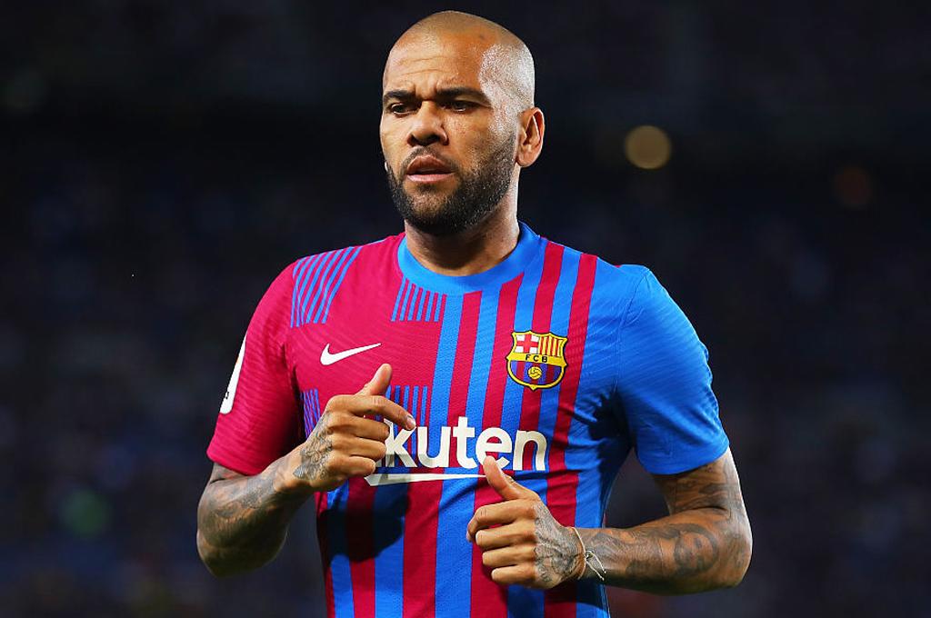 Dani Alves confiesa que no le gustó su salida del Barcelona y deja un recado: ‘‘No les importan las personas que hicieron historia’’