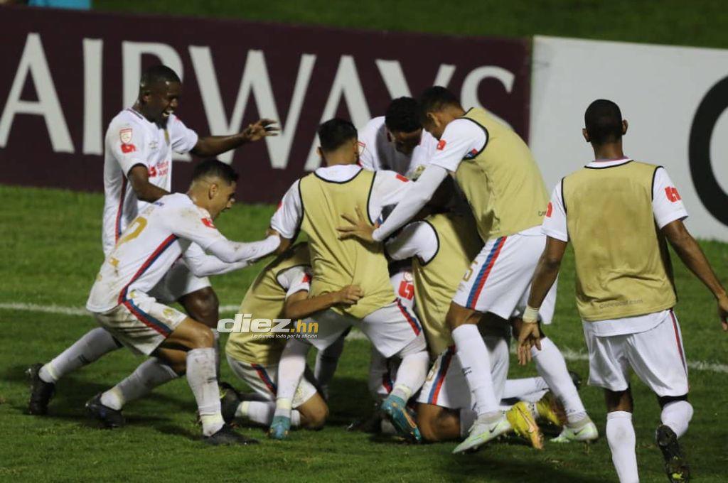 La incredulidad del “Mango”, inexorable ley del ex y el éxtasis de Troglio tras clasificar a su primera final de Concacaf con Olimpia (FOTOS)