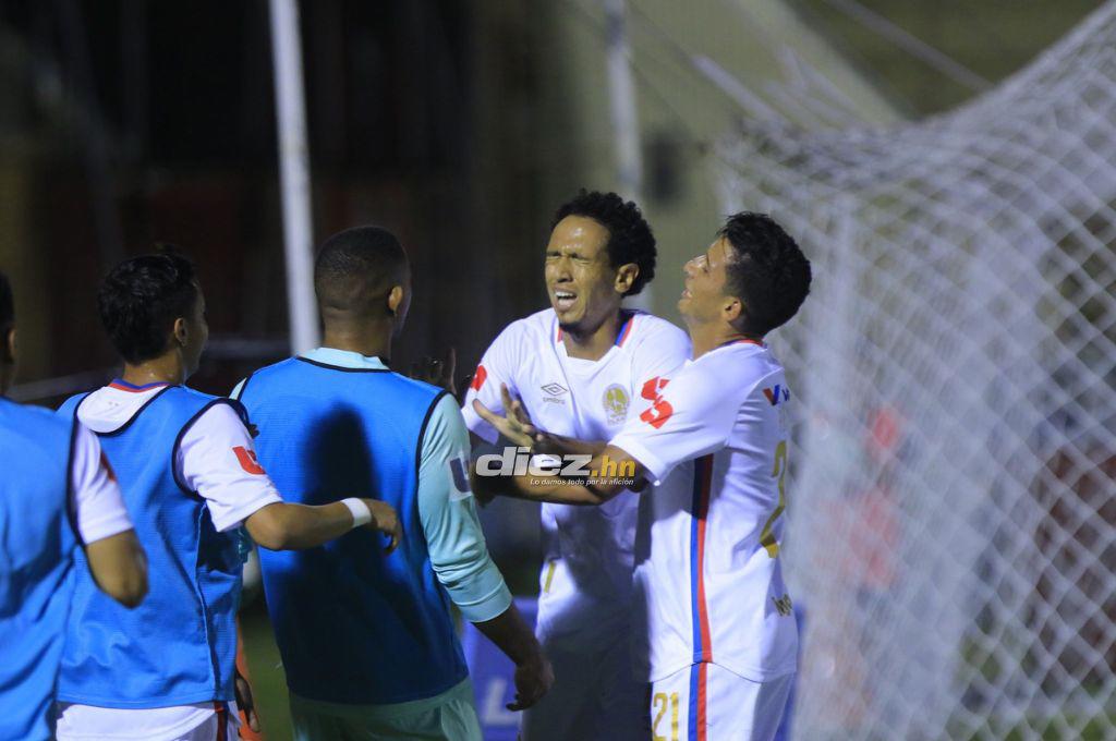 NO SE VIO EN TV: las duras imágenes de los jugadores de Motagua, quién es el nuevo debutante en Olimpia y el que rompió en llanto