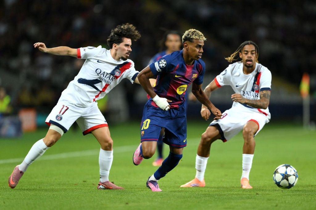 La decisión del VAR que indigna al Barcelona, la roja que fue perdona por el árbitro y Yamal desaparecido tras el Balón de Oro