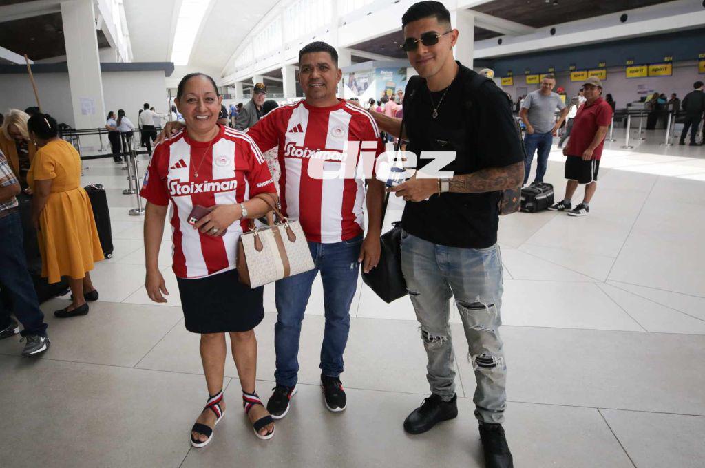 Kervin Arriaga la hace de periodista, el único legionario que se quedó en Honduras y despedida especial para Luis Palma