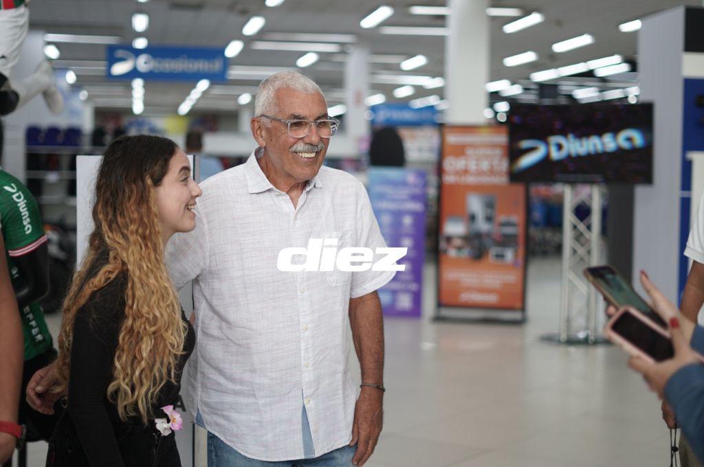Cuerpo técnico con ídolos del club y un Manolo muy feliz: así fue la presentación de Keosseián como nuevo DT del Marathón