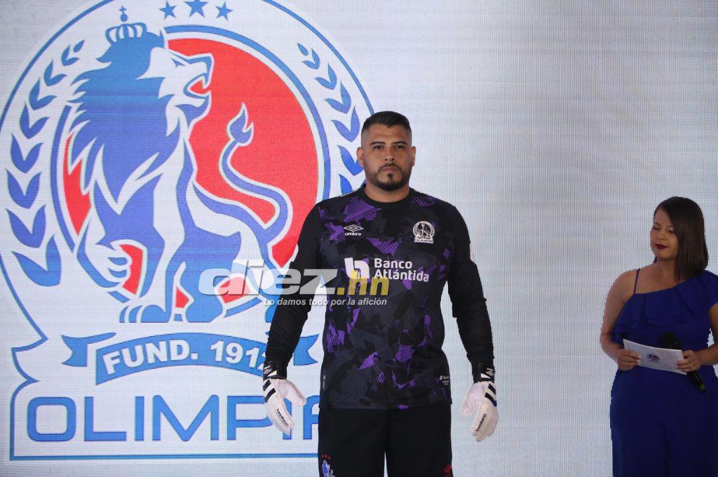 Así son las nuevas camisas del Olimpia: Homenaje a Rafael Ferrari, los detalles de lujo del diseño y su precio