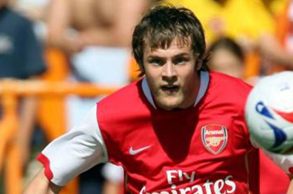 Jugó con Emilio Izaguirre en el Celtic, Wenger lo tuvo en el Arsenal de Henry y ahora está en prisión preventiva