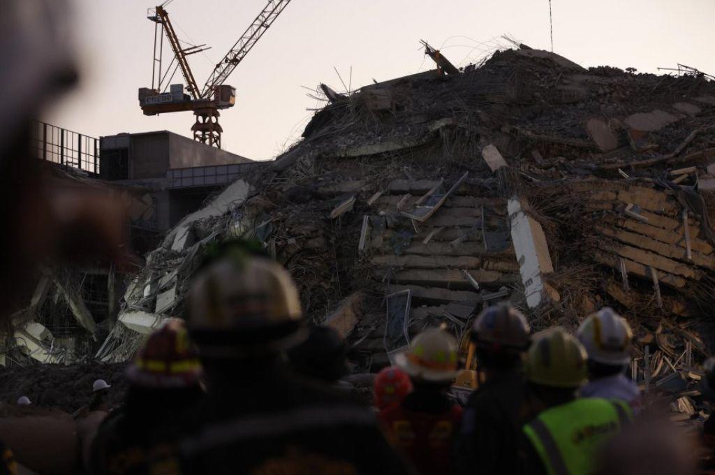 Las catastróficas imágenes del terremoto en Birmania y Tailandia: Llevamos más gente al cementerio que al hospital