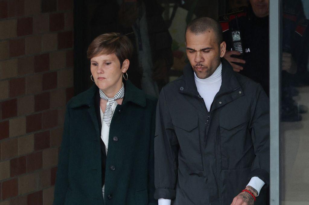 Dani Alves sale de la cárcel: ¿Cómo está su estado físico? Las primeras imágenes del brasileño tras pagar la fianza y quedar libre