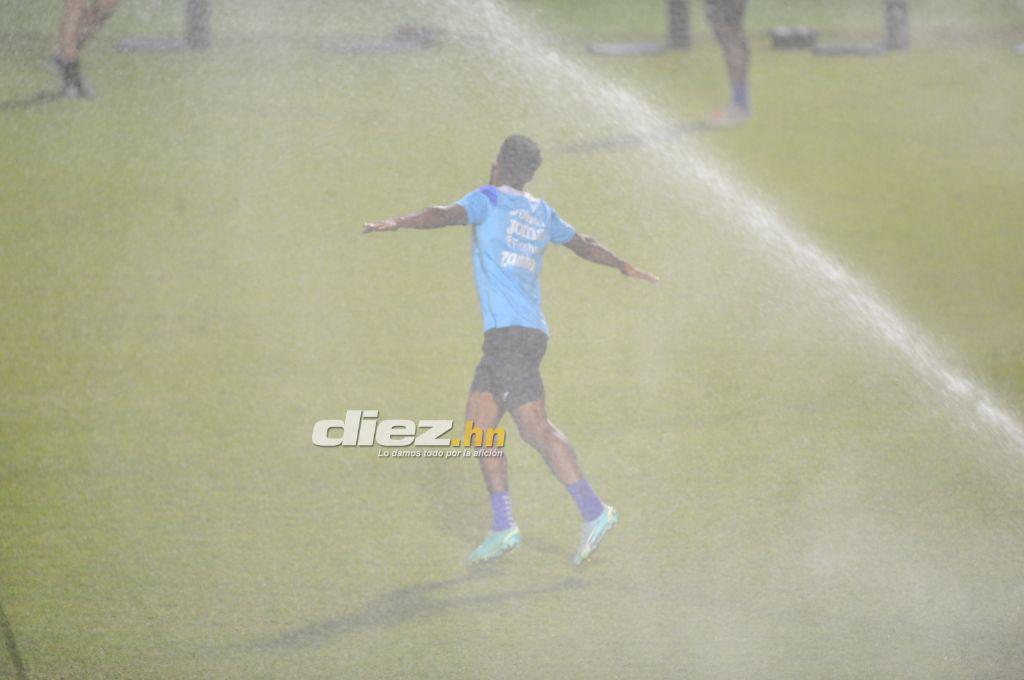 Suazo y Maynor dieron clases a los jóvenes: ¿Qué estuvo entrenando el ‘Choco’? y quién se llevó el baile en el rondo en el Chelato Uclés