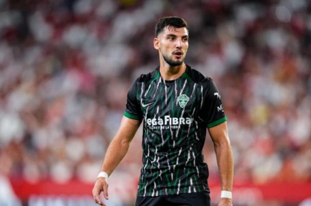 Fue acusado de racismo hace unos días y hoy la Fiscalía de España confirma 10 años de prisión por agresión sexual