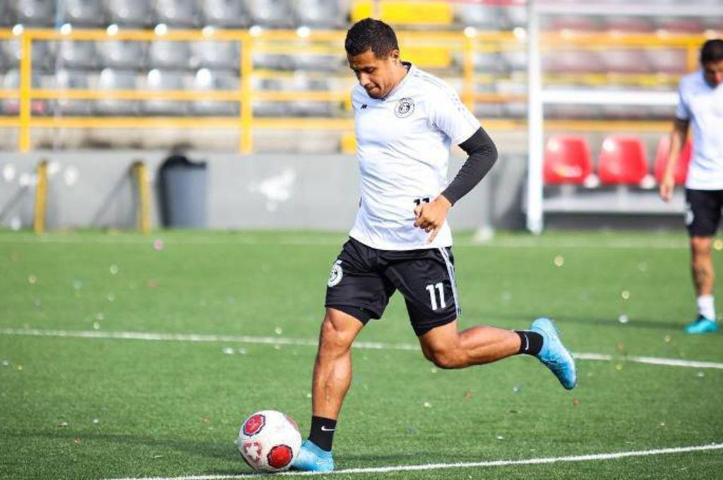 Roger Rojas y su nueva vida luego de su retiro del fútbol: El proceso doloroso que pasó...¿qué le han dicho los médicos?