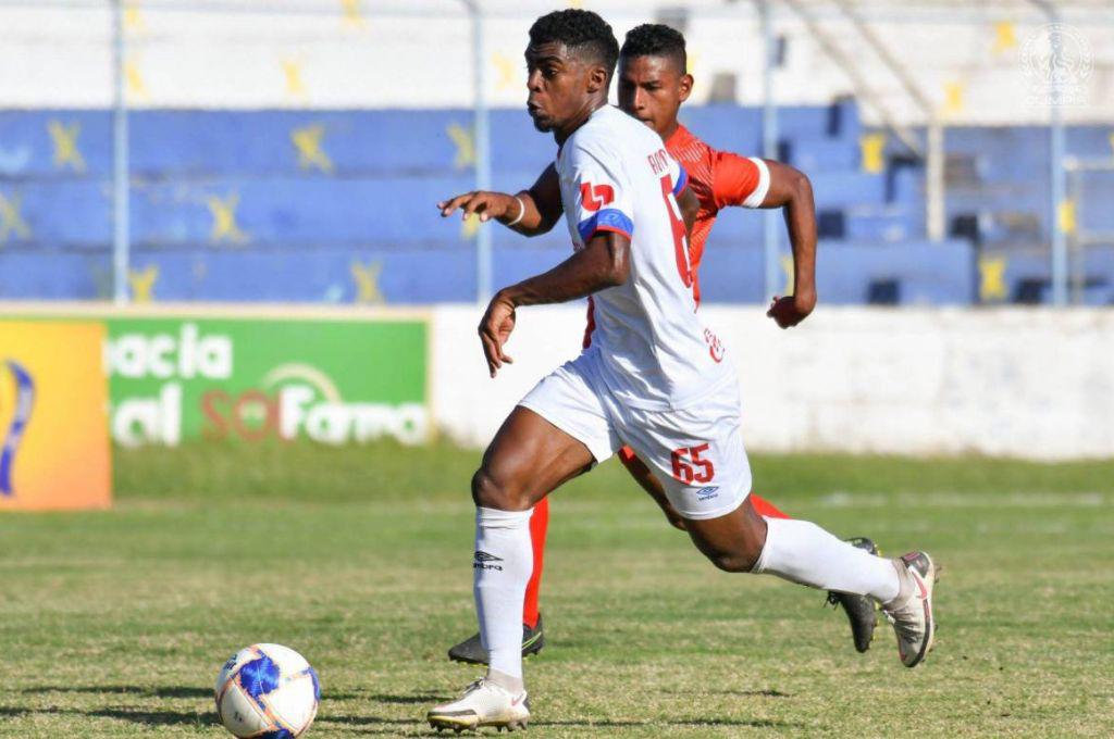 Olimpia cede al joven Josman Figueroa a los Lobos de la UPNFM para el torneo Clausura 2023