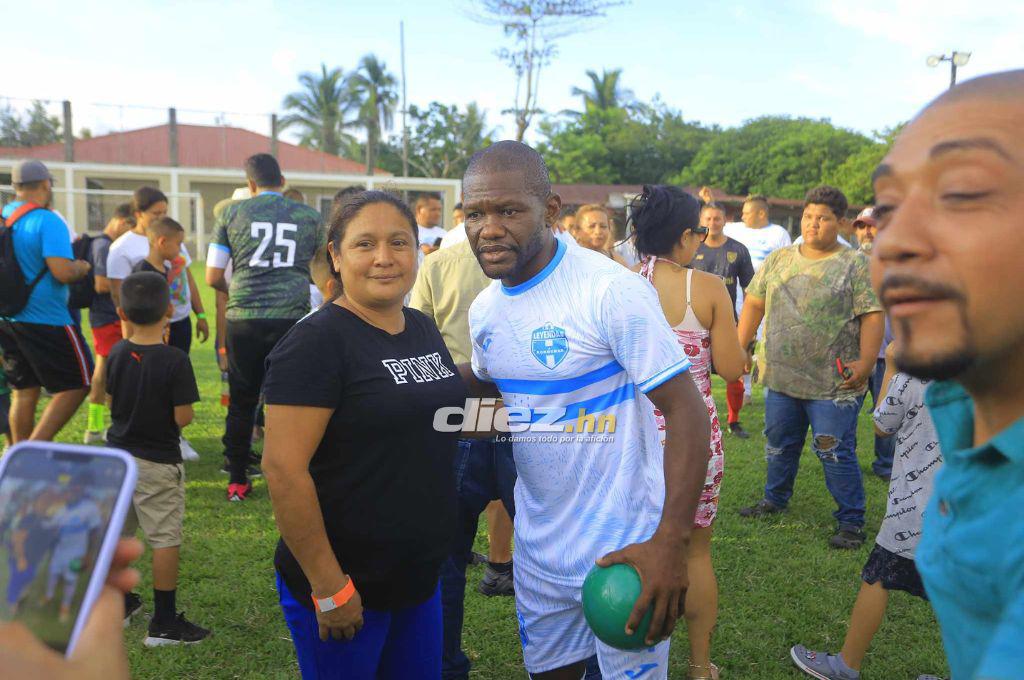 Noel Valladares se roba el show de delantero, el gesto de Amado y Wilmer: Así fue el partido de las Leyendas de Honduras en Omoa