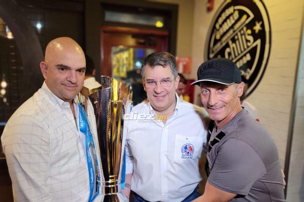 ¡Con tremenda alegría! Así fue la cena privada que tuvo el Olimpia tras la conquista de la Copa 36 ante los Potro de Olancho FC