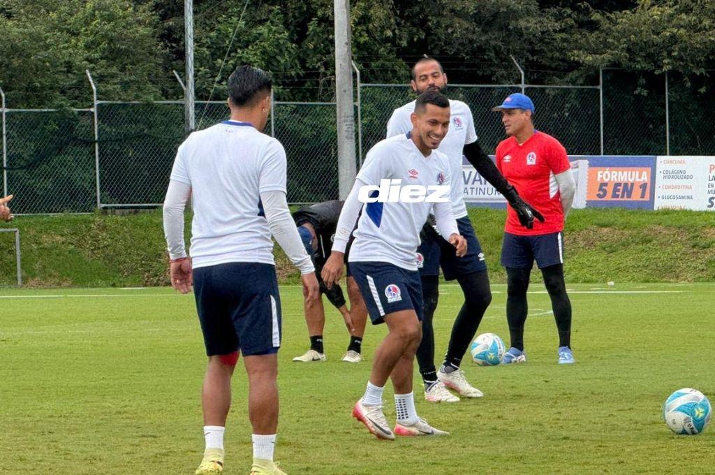 Olimpia vs Marathón: tremendo abrazo de Espinel, futbolista usa vendaje para llegar a la final y otro se ausenta del entreno