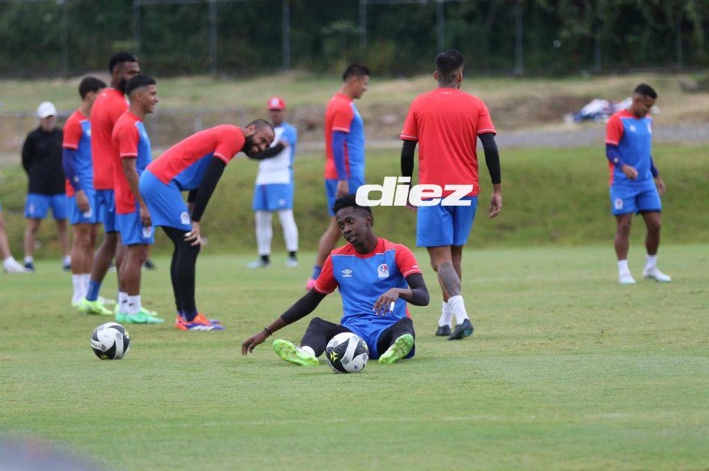 Risas, bromas y la foto de Pedro Troglio con el Chelito: Así fue el entreno del Olimpia previo a la semifinal ante Olancho FC