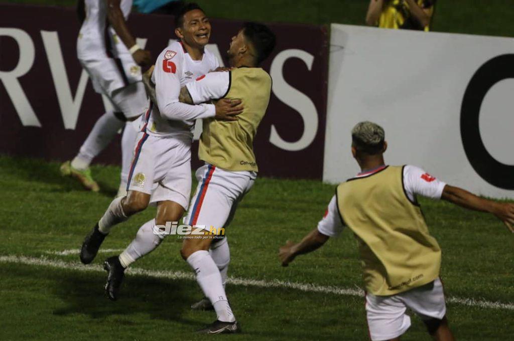 La incredulidad del “Mango”, inexorable ley del ex y el éxtasis de Troglio tras clasificar a su primera final de Concacaf con Olimpia (FOTOS)