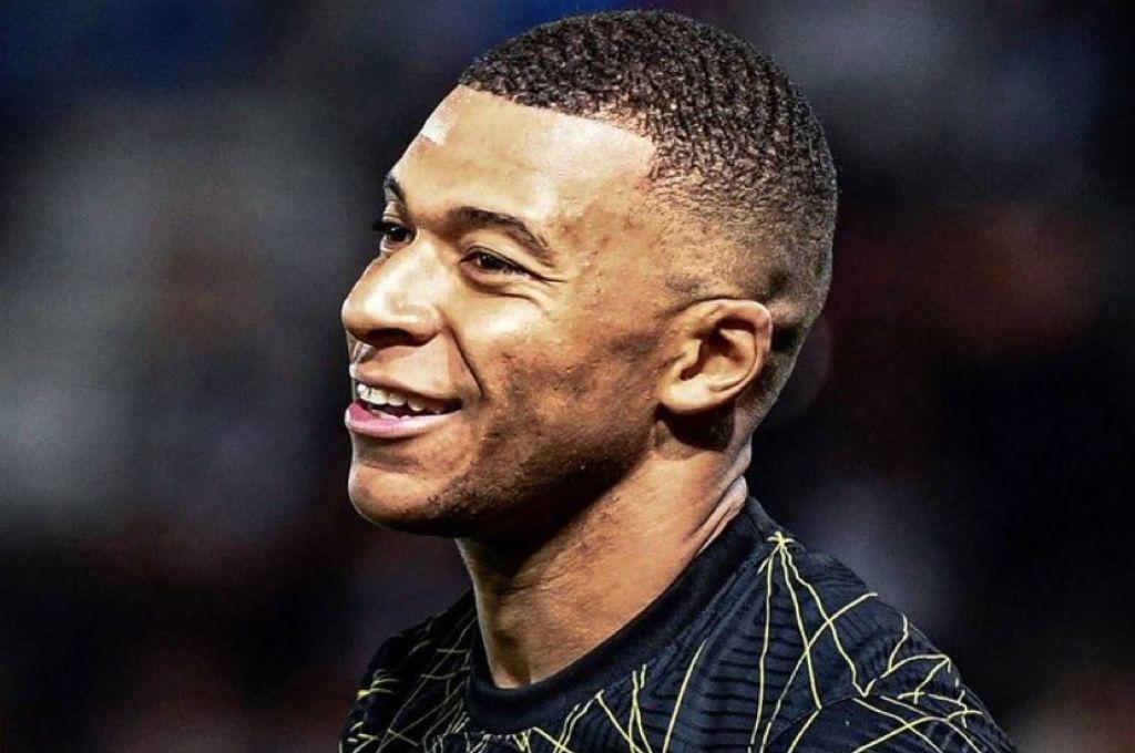 La decisión de la familia de Mbappé con la oferta de 300 millones de Arabia y la respuesta de Kylian