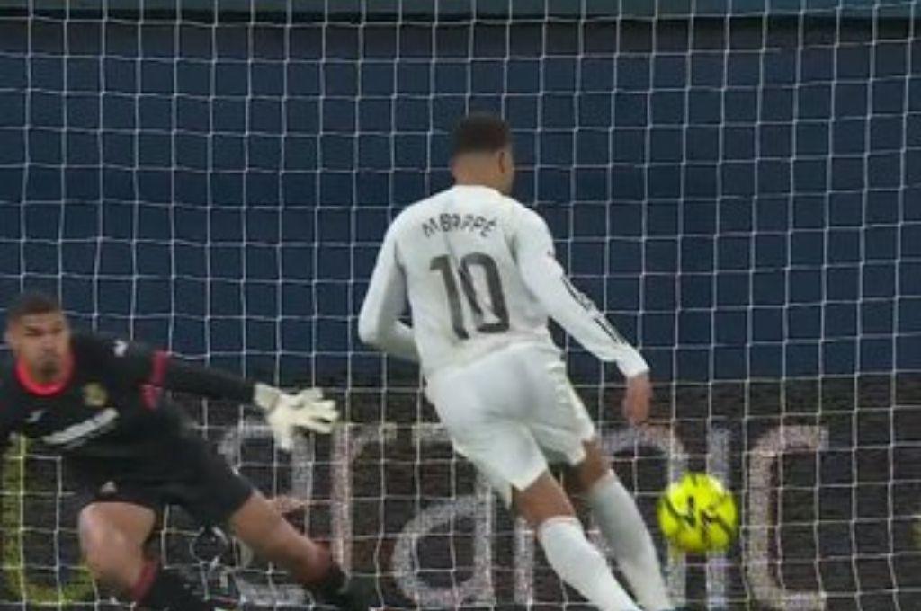 El VAR no intervino en una mano a favor del Villarreal, jugador del Madrid besó a un rival y Mbappé se 'burla' de Brahim