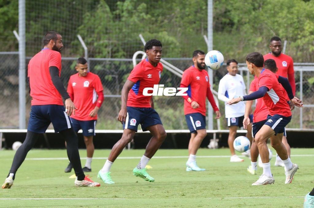 Sin Carlos Pineda en el Olimpia, una visita sorpresa y Espinel recibe buena noticia previo al duelo contra Real Estelí