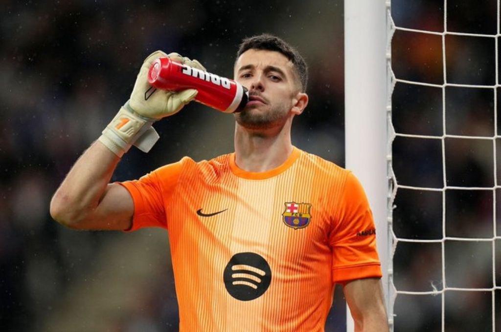 La burla del Barcelona al Bilbao, el futbolista que estaba jugando con el celular en la banca y Joan García quiere Mundial