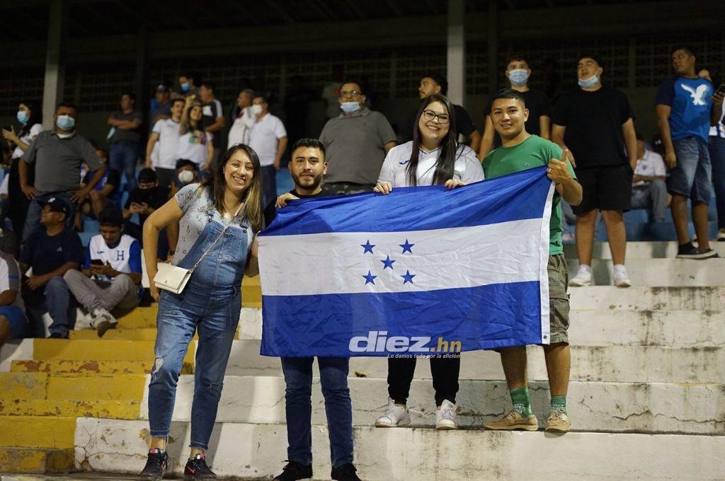 FOTOS: La petición de la novia de Marco Aceituno, la llegada de Roberto Contreras al Morazán y la algarabía de los hondureños