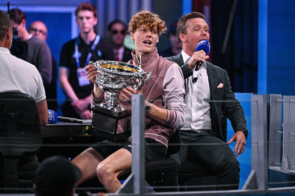 Italia se desborda por Sinner, el gesto ‘loco’ del campeón del Abierto de Australia y el mensaje especial a su padres