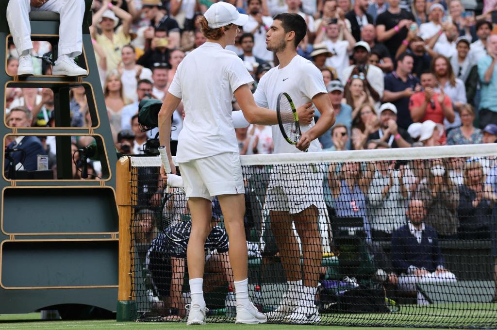 ¡Sorpresa! Estrella española Carlos Alcaraz se estrella en octavos de Wimbledon ante el italiano Jannik Sinner
