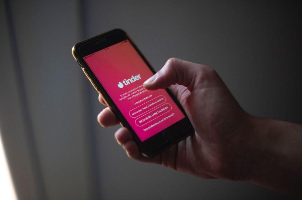 Tinder en los Juegos Olímpicos: Atleta explica como funciona la aplicación de relaciones y revela lo inesperado: “Quieres babys...”