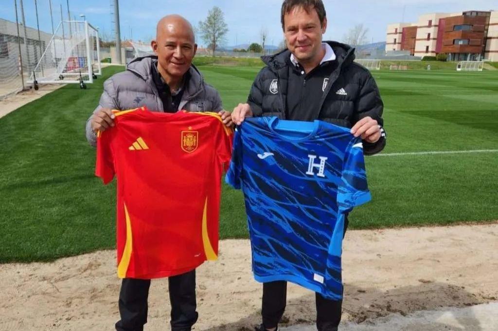 ¡Junto a Lamine Yamal! Directivos de la selección de Honduras visitan concentración de España y así fue el gesto del jugador