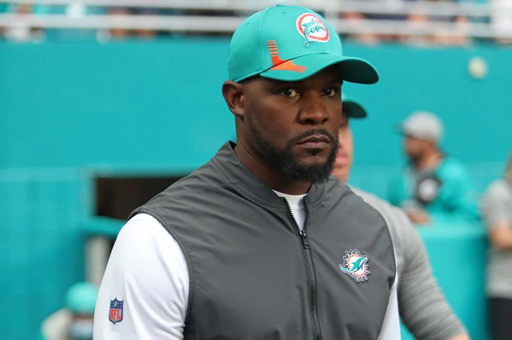 El entrenador de origen hondureño Brian Flores demanda a la NFL y a tres equipos por prácticas racistas