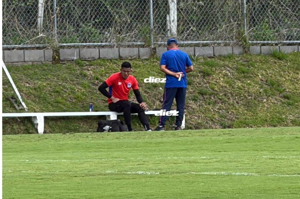 Futbolistas de Olimpia se lesiona en pleno entrenamiento, la preocupación de Espinel; así fue tratado por el cuerpo médico
