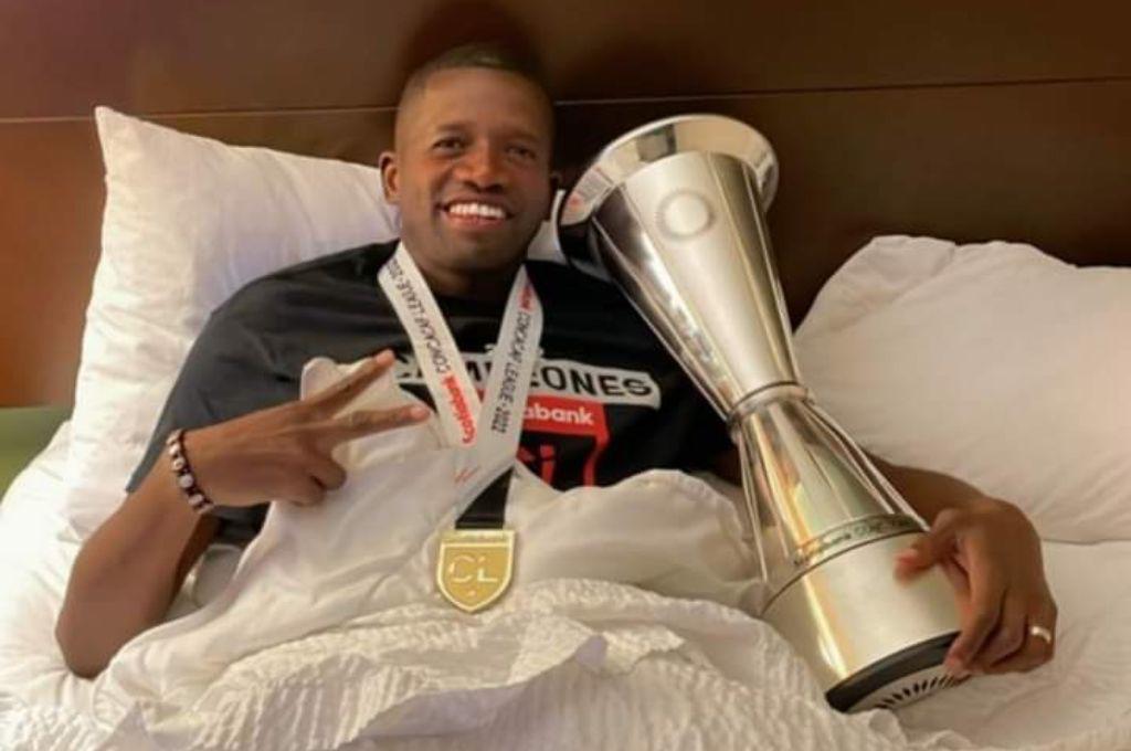 ¡Buenos días bicampeones! Abrazados a la Liga Concacaf durmieron y se levantaron los jugadores del Olimpia