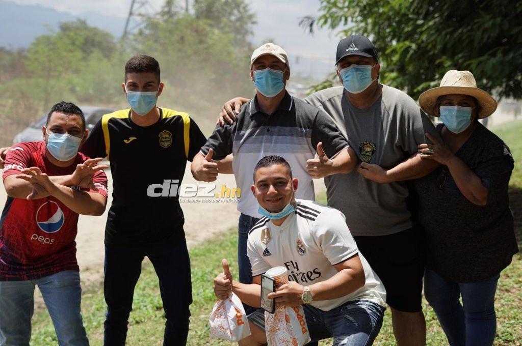 Muchos hinchas del Motagua y bellas mujeres en el estadio Olímpico de San Pedro Sula para disfrutar de la gran final