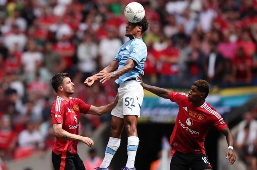 Flick y Ancelotti oficializan bajas en el Barcelona y Real Madrid; y el fichaje bomba del United por 50 millones