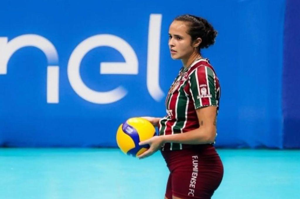 ¿Irresponsable? Jugó un partido de voleibol con cinco meses de embarazo y desata la polémica: “no puedo tirarme boca abajo”