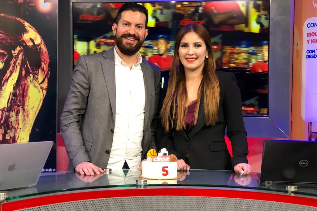 Óscar Castro y Jenny Fernández dirigieron el programa especial de DIEZ TV en su quinto aniversario.