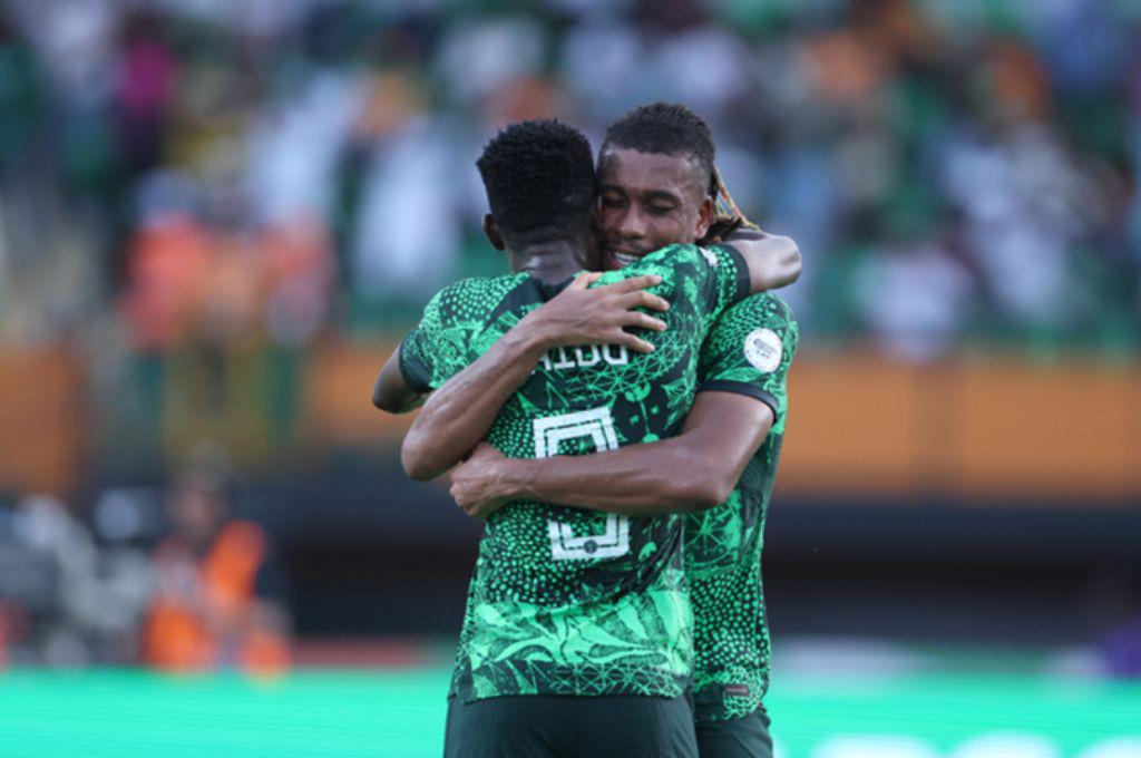 Sin comida, ni bebida: Selección de fútbol fue abandonada en aeropuerto por más de 12 horas y toman dura decisión