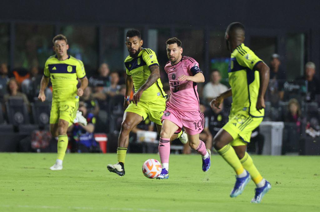 El gesto de Messi al escuchar en las gradas “Ronaldo”, la reacción del DT de Nashville al golazo de Leo e Inter Miami pierde al ‘10’