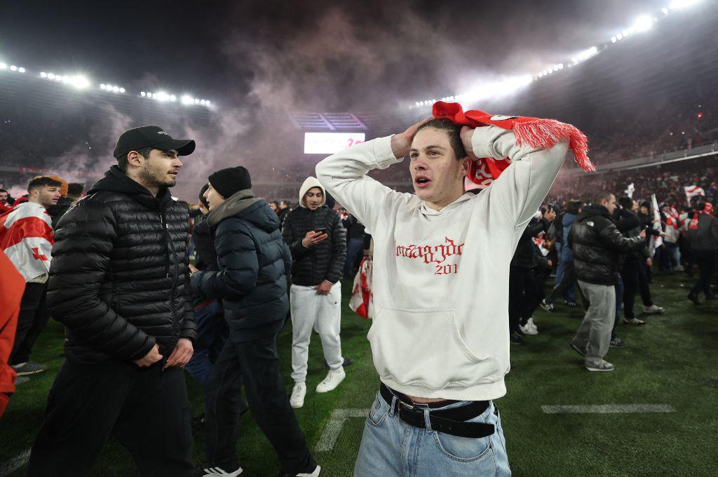 Invasión, lágrimas y locura total: La celebración de Georgia tras clasificar a la Eurocopa por primera vez en su historia