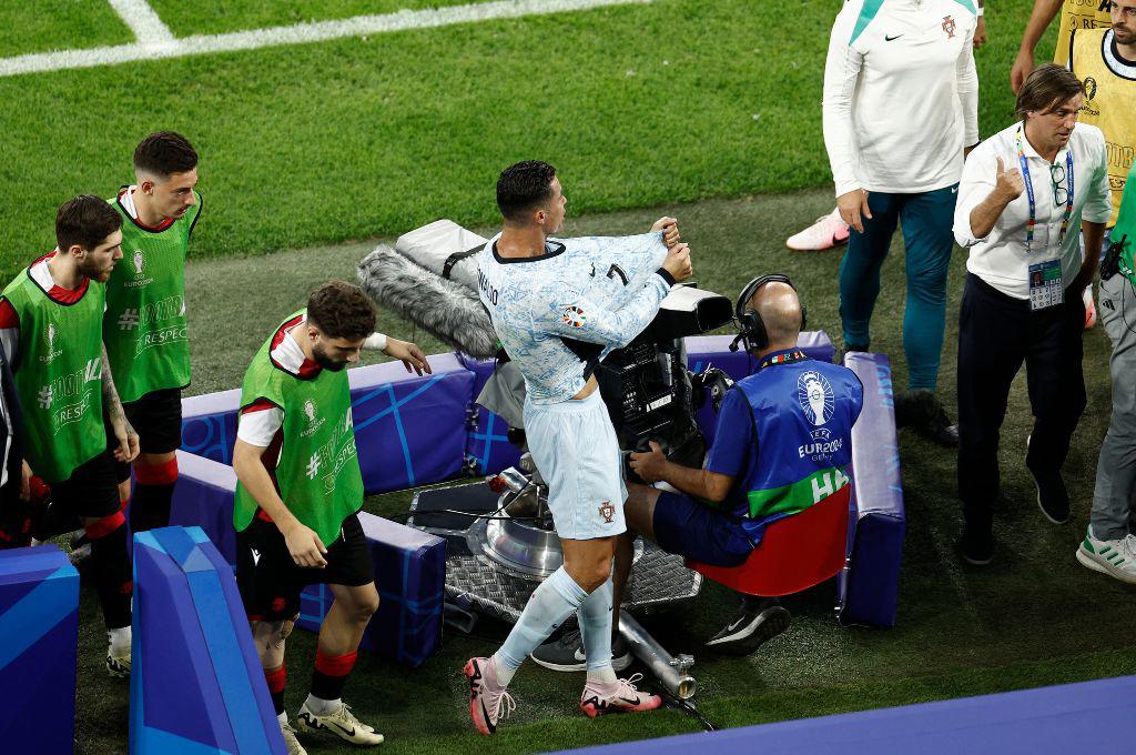 El máximo culpable de la caída de Portugal y Cristiano mostró su furia ante Georgia; De Bruyne se peleó con hinchas de Bélgica