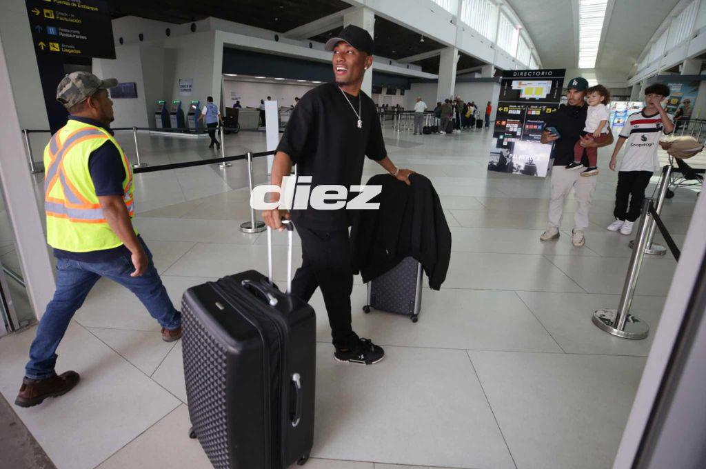 Kervin Arriaga la hace de periodista, el único legionario que se quedó en Honduras y despedida especial para Luis Palma