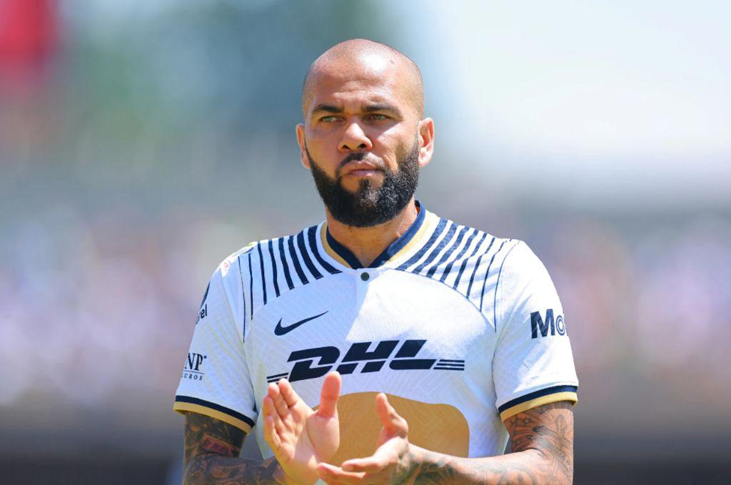 “Real Madrid rechazó fichar a Dani Alves por mí: fracasé y terminé siendo un alcohólico, bebía hasta caerme al suelo”