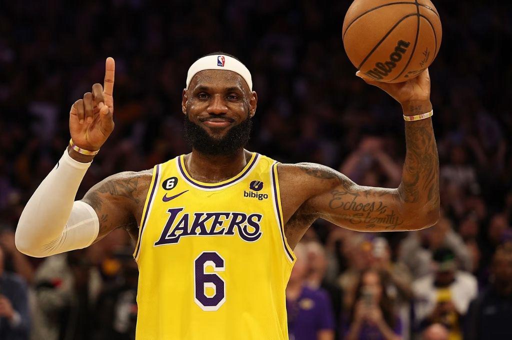 ¿Se retira de la NBA? El enigmático mensaje de LeBron James: Mañana tomaré la decisión de todas las decisiones