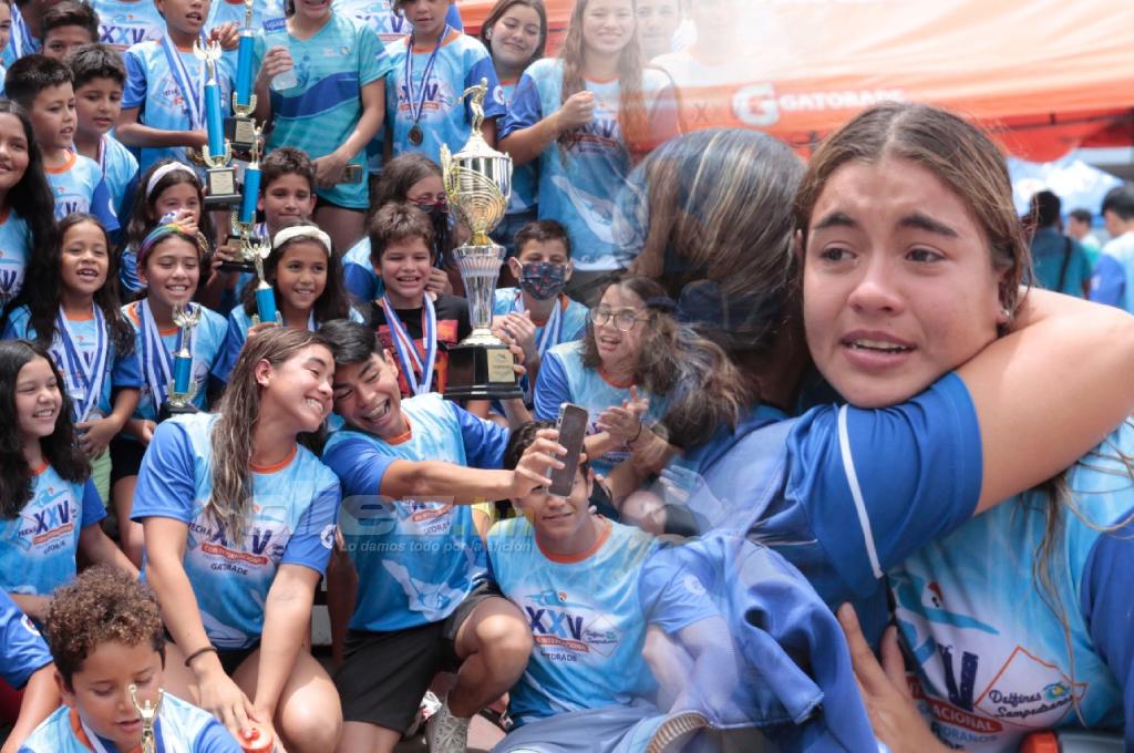 Entre lágrimas y nostalgia: nadadora Michell Ramírez se despide de Honduras y se convierte en nueva legionaria