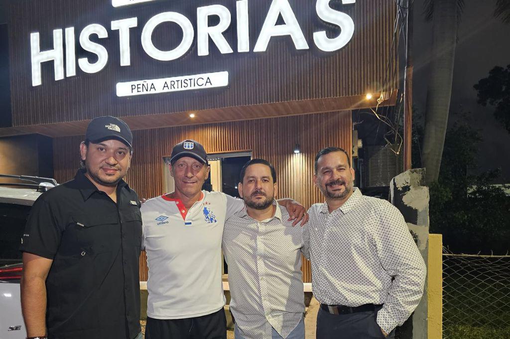 Pedro Troglio, entrenador del Olimpia, sorprende al inaugurar restaurante en San Pedro Sula: “Historias”